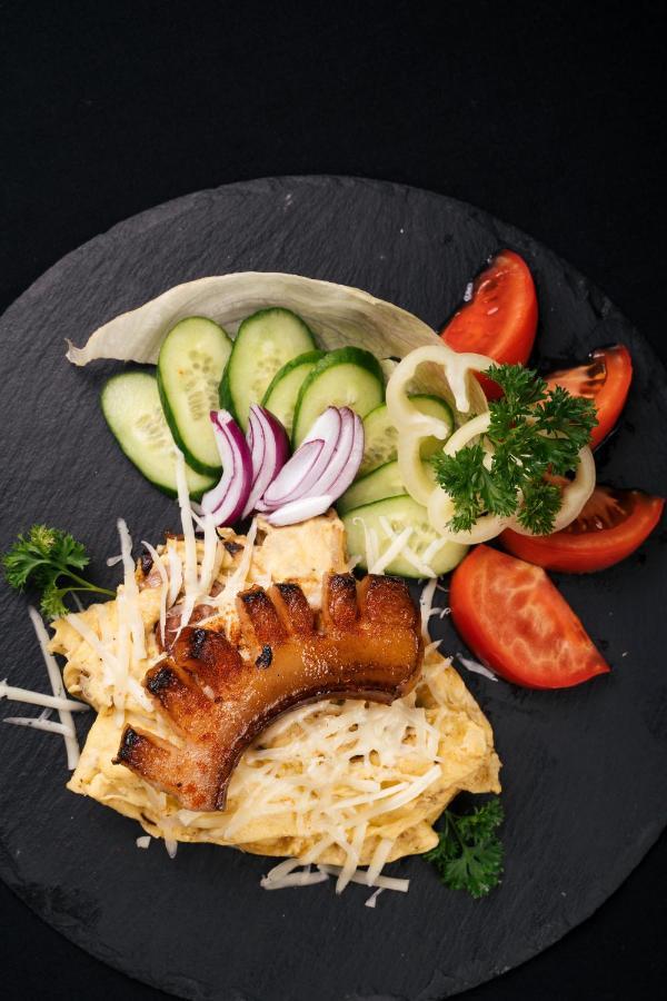 Areo Hotel & Restaurant Bradesti Экстерьер фото