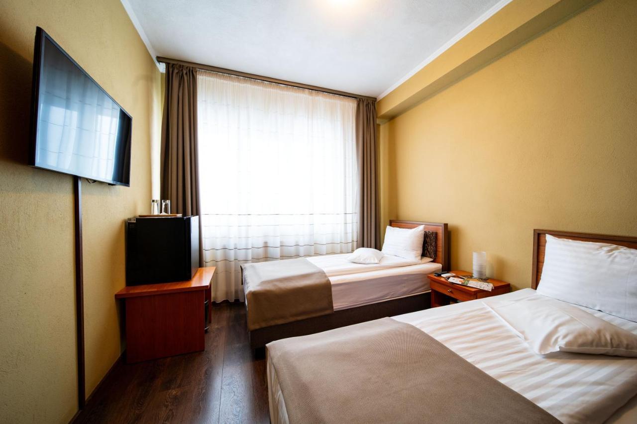 Areo Hotel & Restaurant Bradesti Экстерьер фото