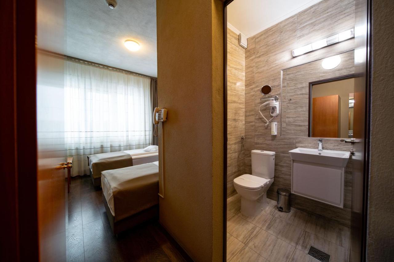 Areo Hotel & Restaurant Bradesti Экстерьер фото